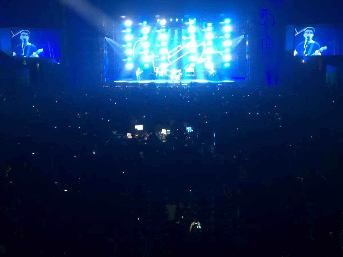 Concierto con pantallas LED e iluminación